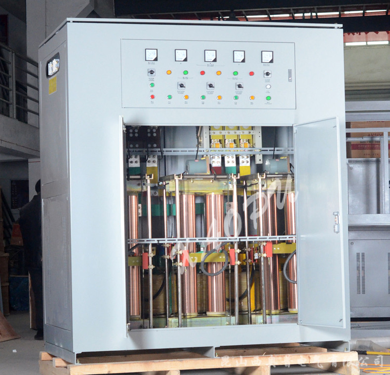 SBW-600KVA三相全自動(dòng)補(bǔ)償式大功率電力柱式穩(wěn)壓器柜