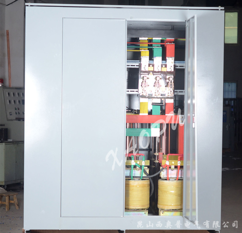 SBW-600KVA三相全自動(dòng)補(bǔ)償式大功率電力柱式穩(wěn)壓器柜